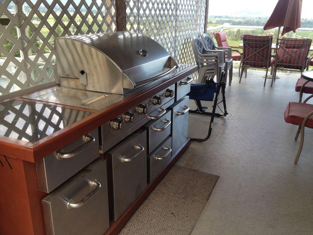 Acker Vacation Rentals Kelowna Buitenkant foto