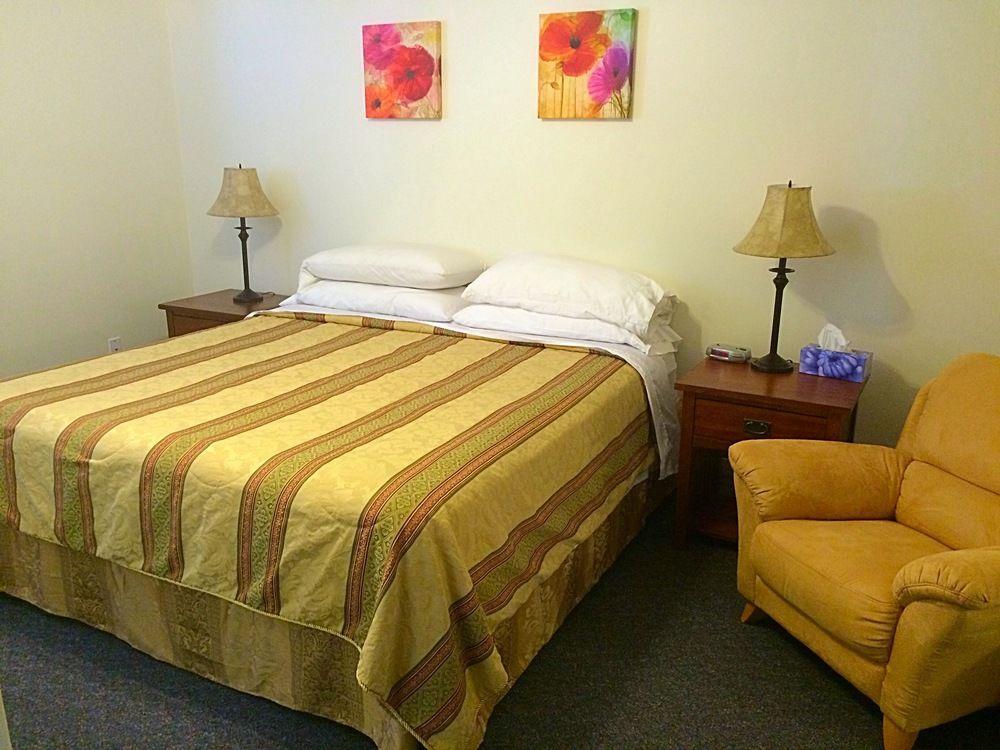 Acker Vacation Rentals Kelowna Buitenkant foto