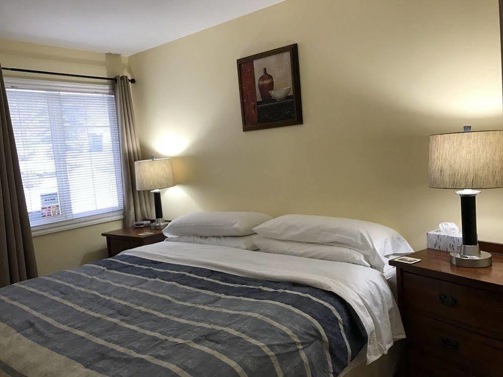 Acker Vacation Rentals Kelowna Buitenkant foto