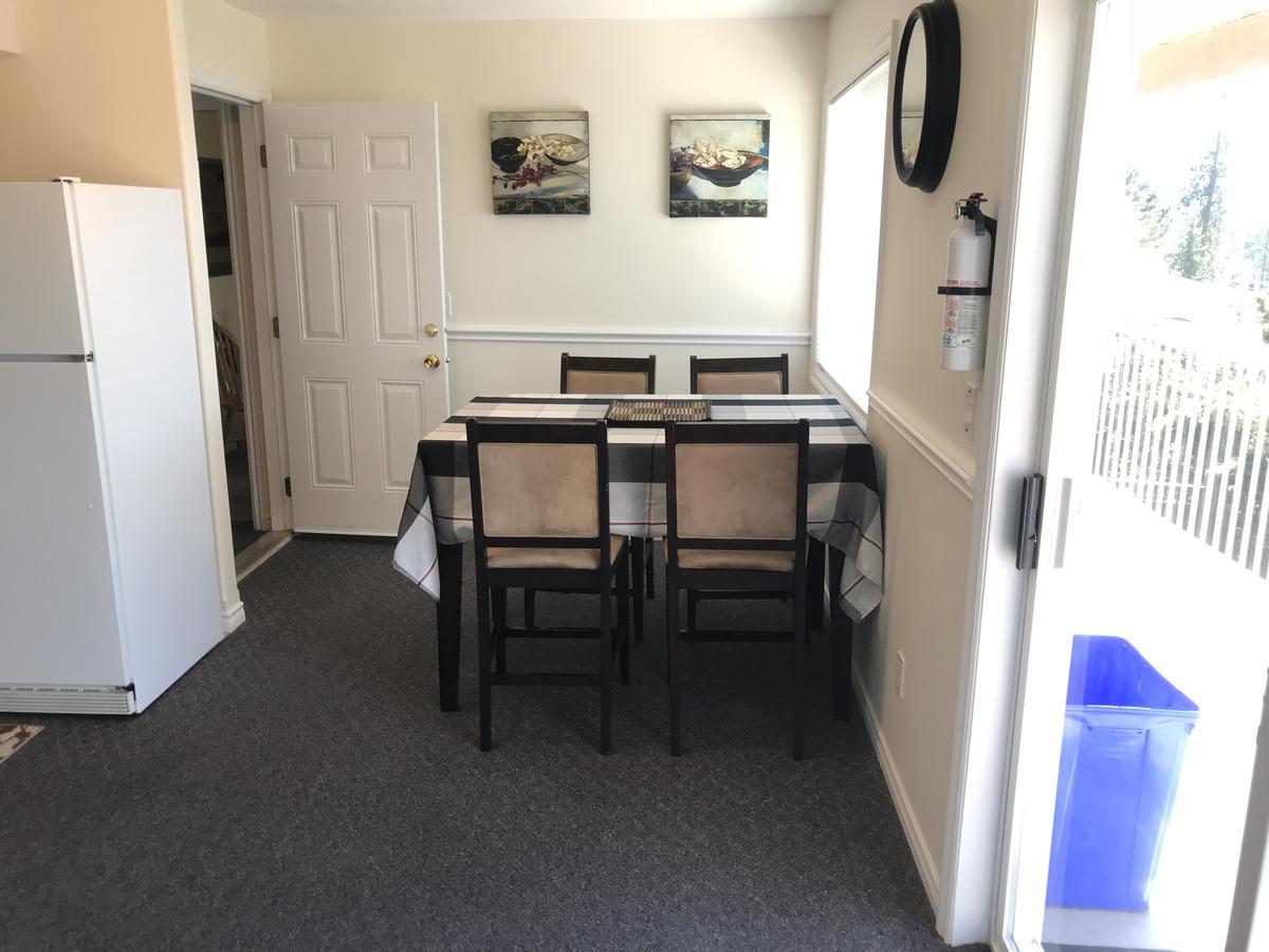 Acker Vacation Rentals Kelowna Buitenkant foto