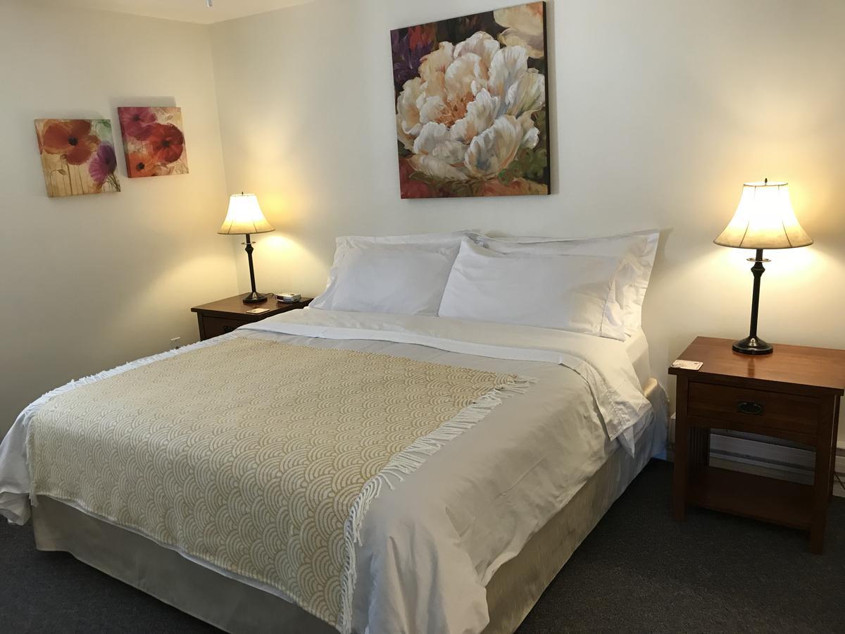 Acker Vacation Rentals Kelowna Buitenkant foto