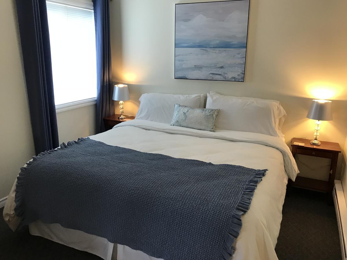 Acker Vacation Rentals Kelowna Buitenkant foto