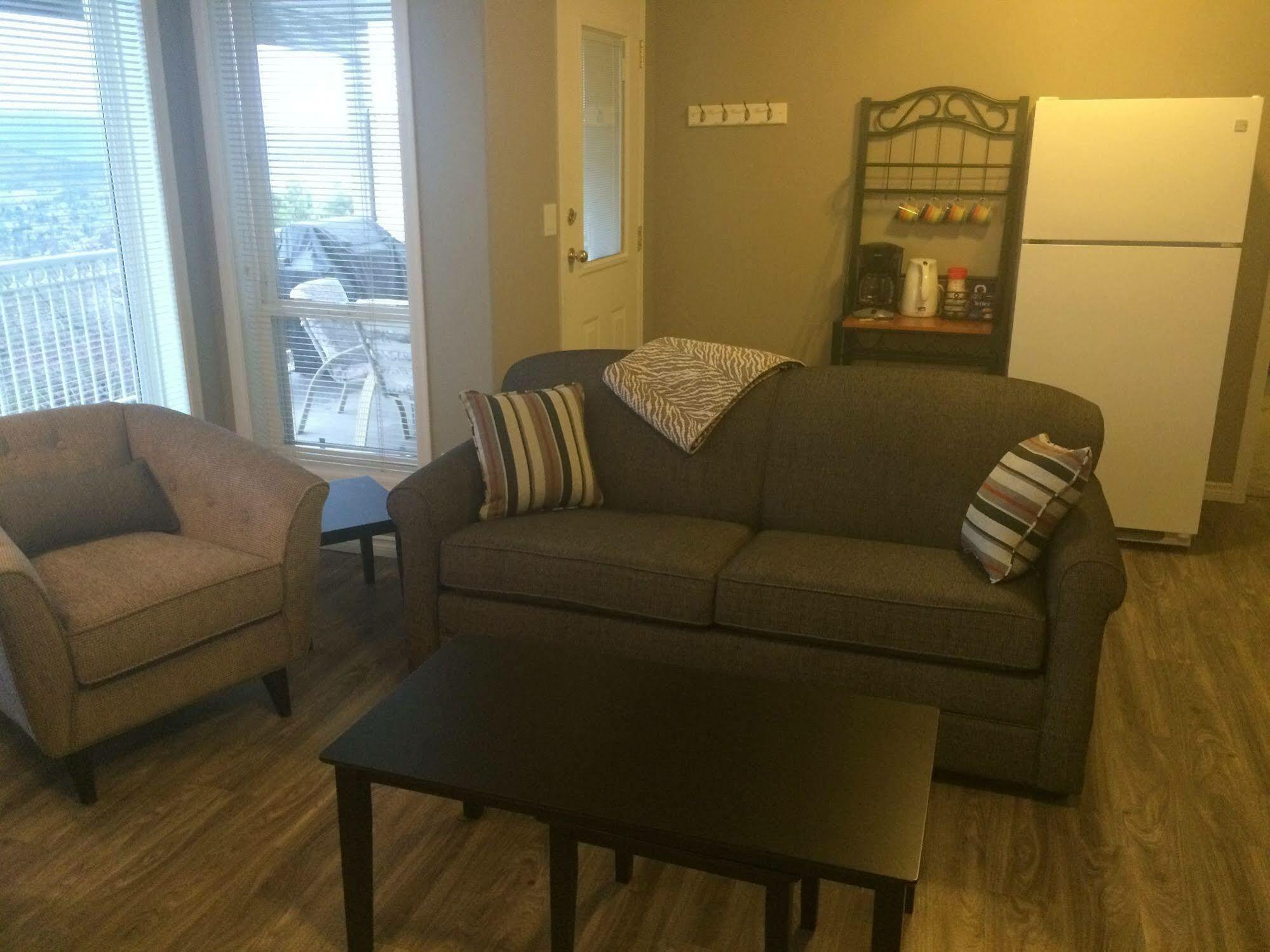 Acker Vacation Rentals Kelowna Buitenkant foto
