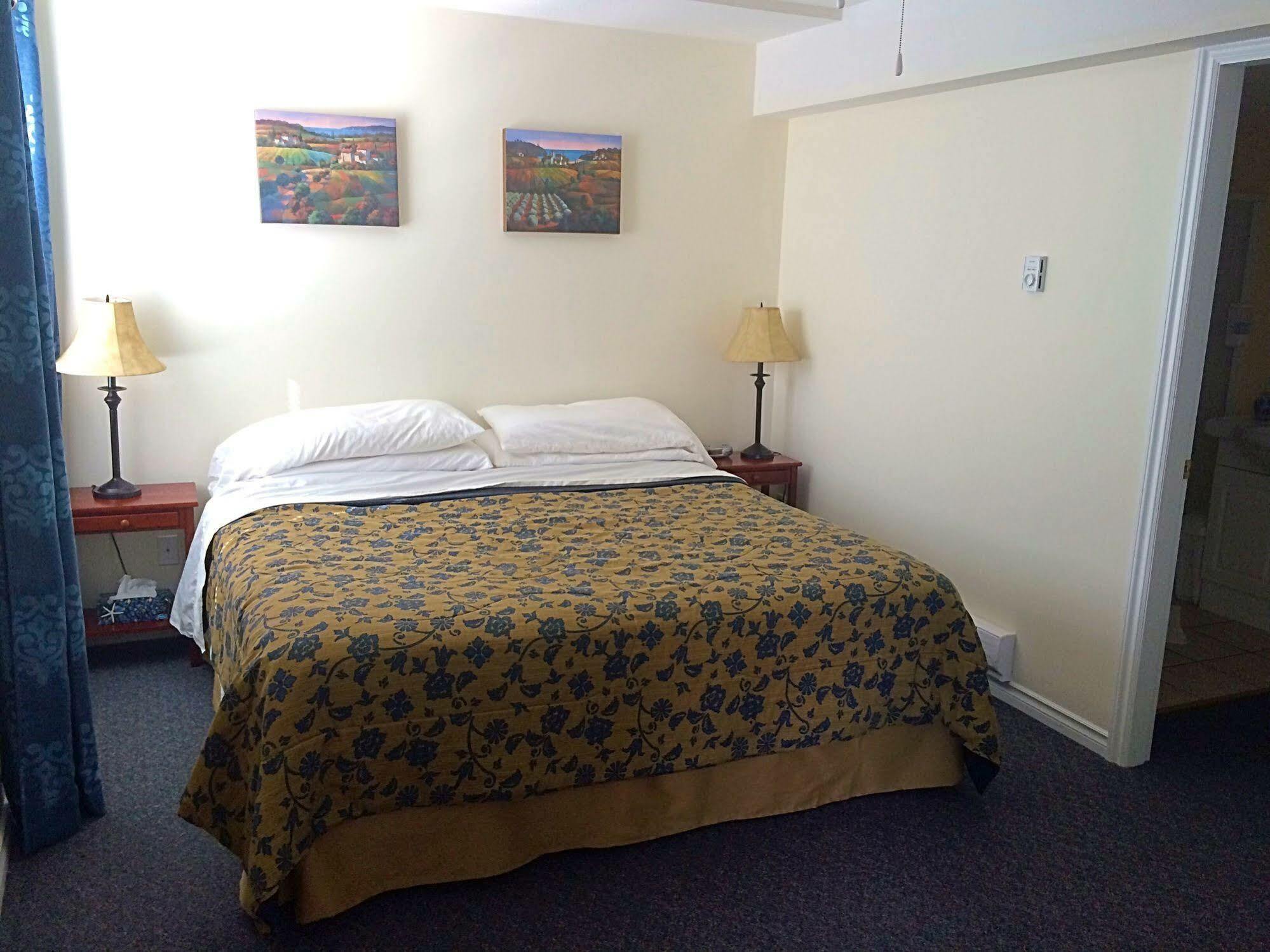Acker Vacation Rentals Kelowna Buitenkant foto