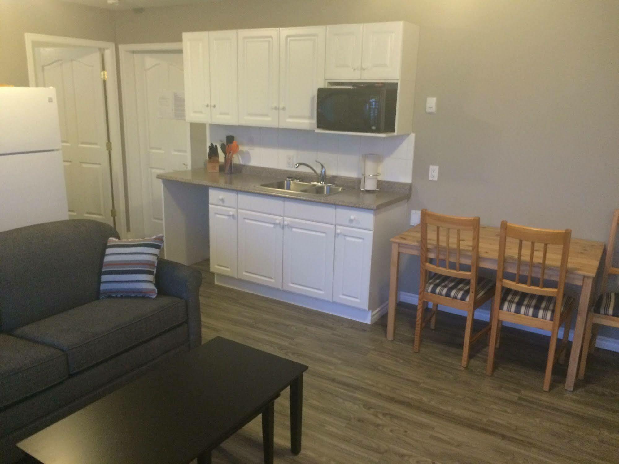 Acker Vacation Rentals Kelowna Buitenkant foto