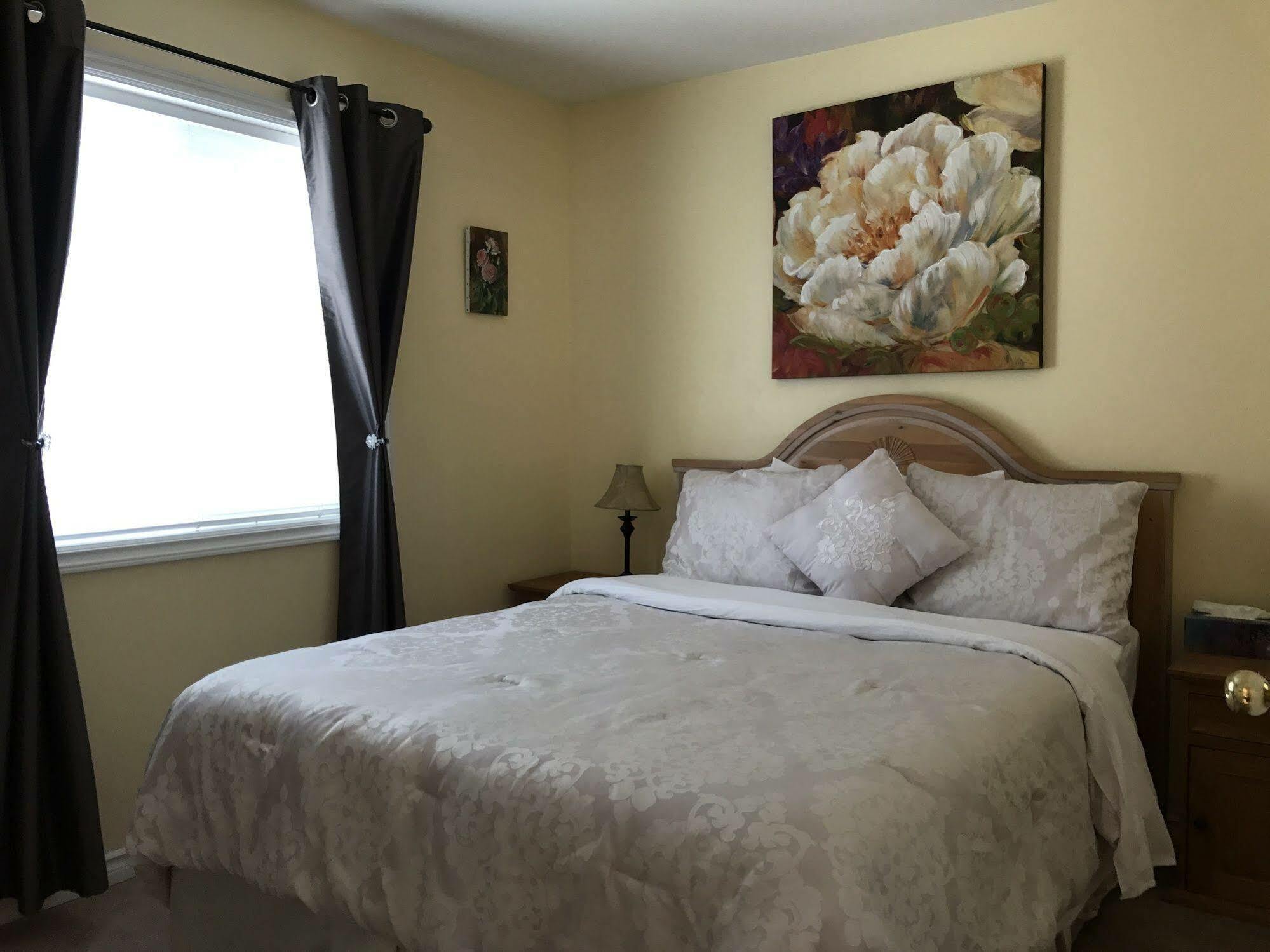 Acker Vacation Rentals Kelowna Buitenkant foto