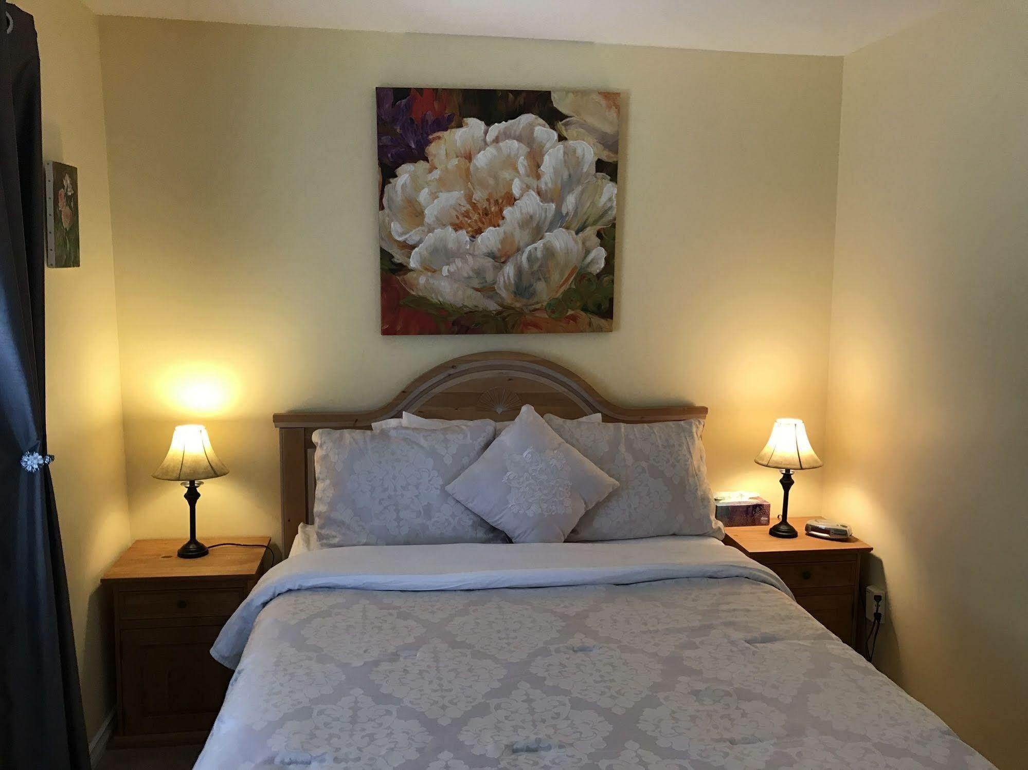 Acker Vacation Rentals Kelowna Buitenkant foto