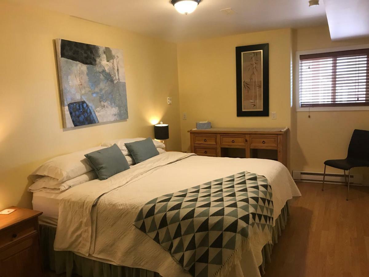 Acker Vacation Rentals Kelowna Buitenkant foto