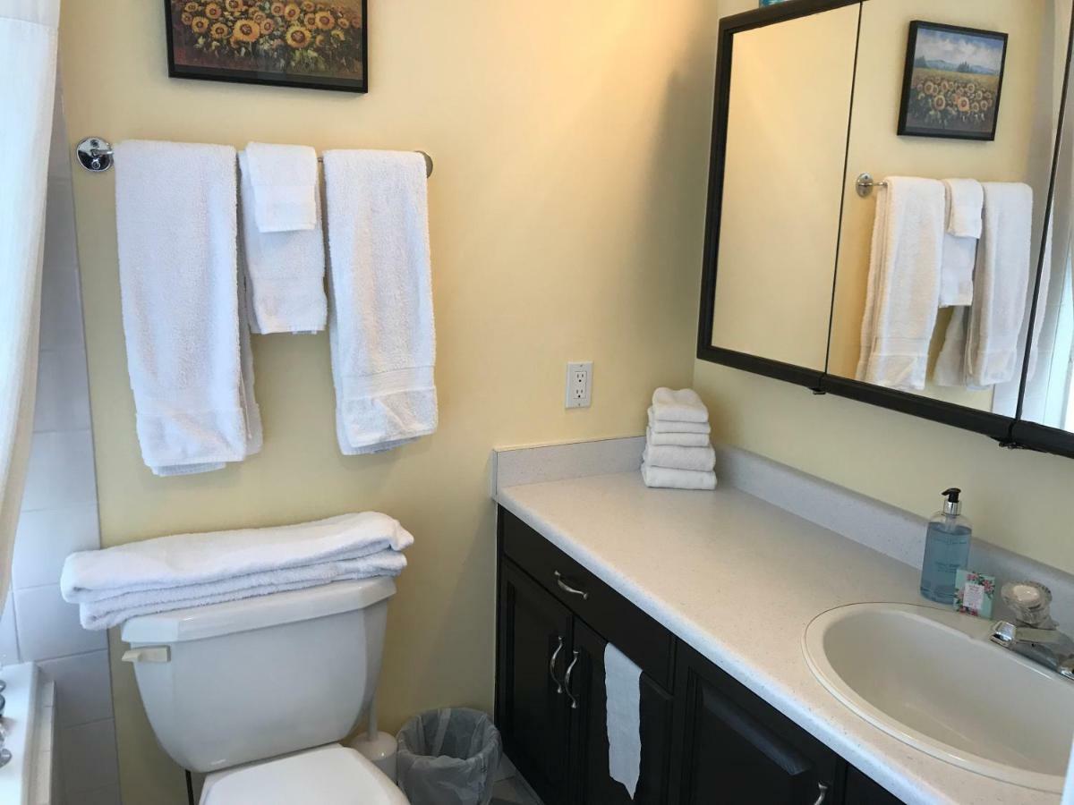 Acker Vacation Rentals Kelowna Buitenkant foto