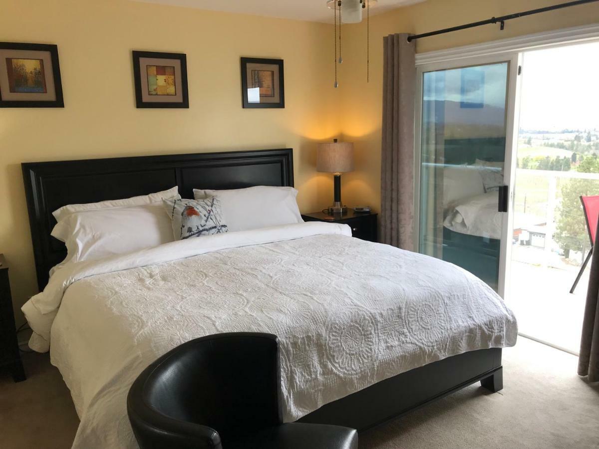 Acker Vacation Rentals Kelowna Buitenkant foto