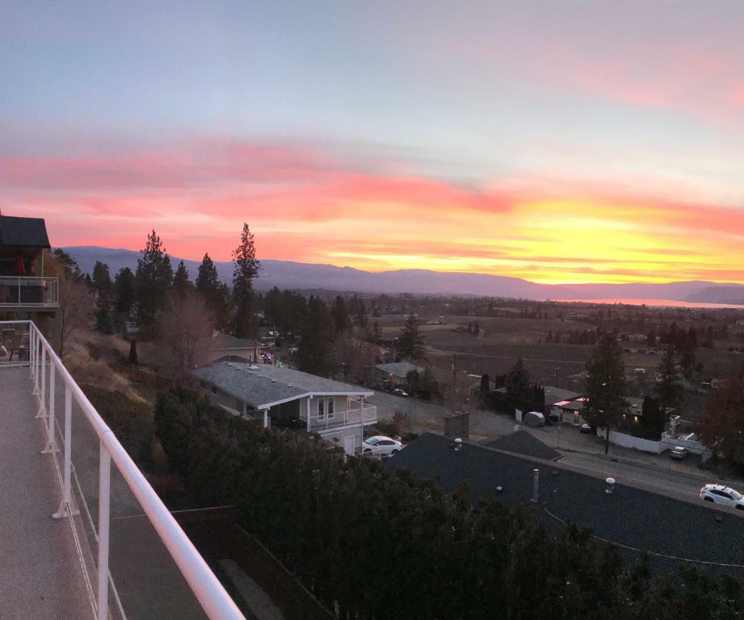 Acker Vacation Rentals Kelowna Buitenkant foto